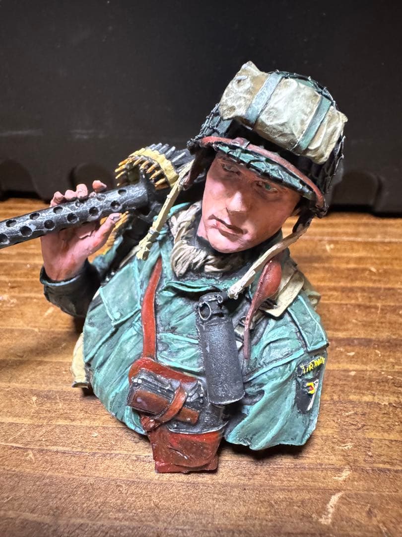 ミリタリーフィギュア 1/10 レジン製（ケース付）