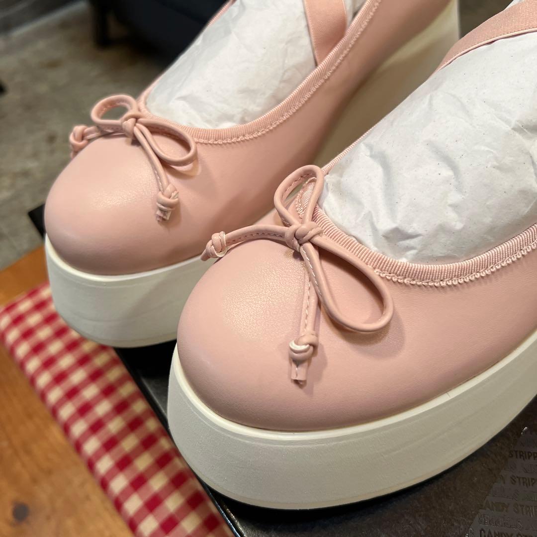 キャンディストリッパーズ、ピンク プラットフォームシューズ