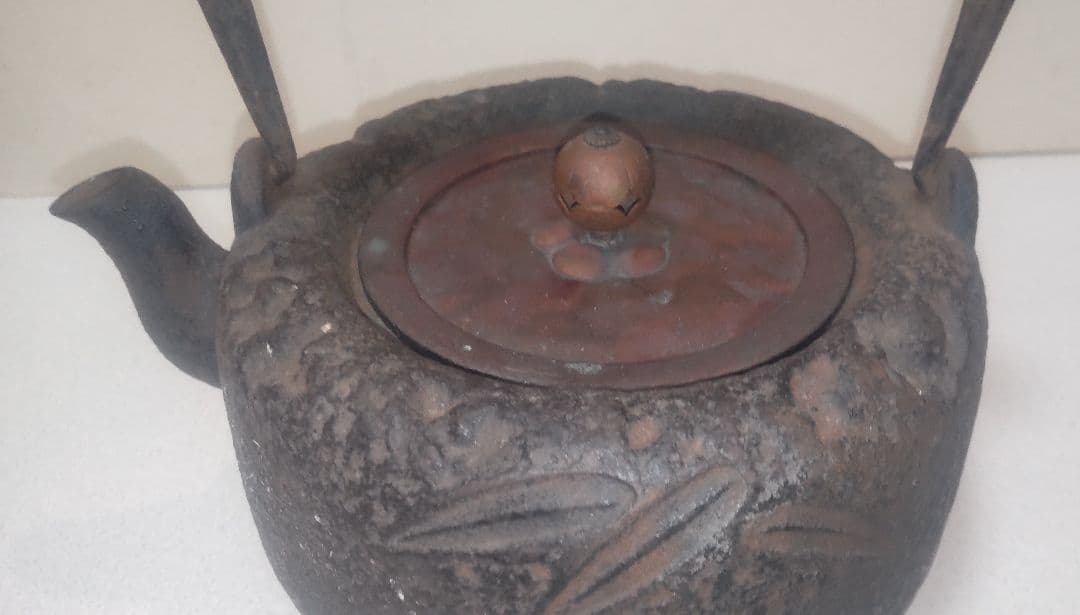 南部鉄瓶 笹葉模様 / Vintage Bamboo Leaf Tetsubin