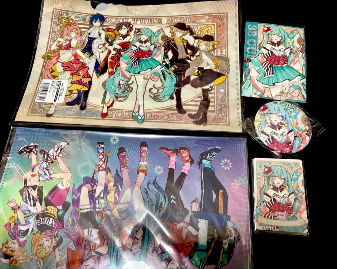 初音ミク 39culture 2020 缶バッジ 特典ブロマイド カード他/赤倉