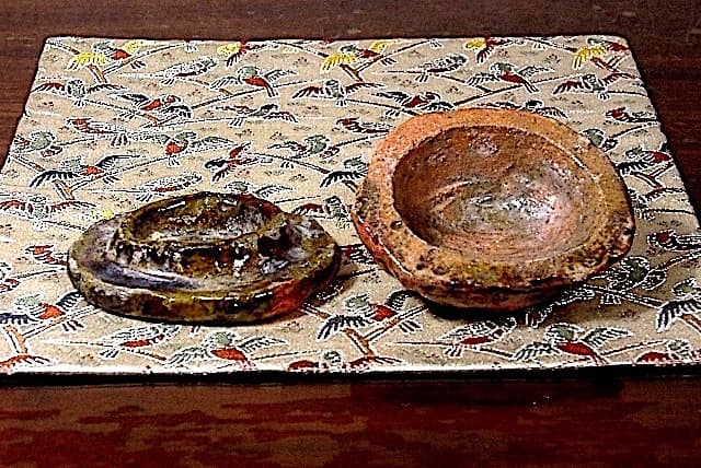 詳細不明　作者不明　花押在銘　楽焼　布袋香合　無傷　箱無　保証。