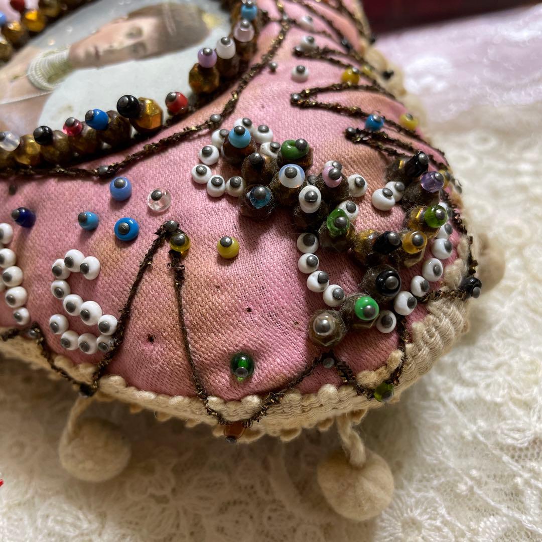 イギリス製アンティーク　１００年以上前のクリスマスプレゼント手作りピンクッション