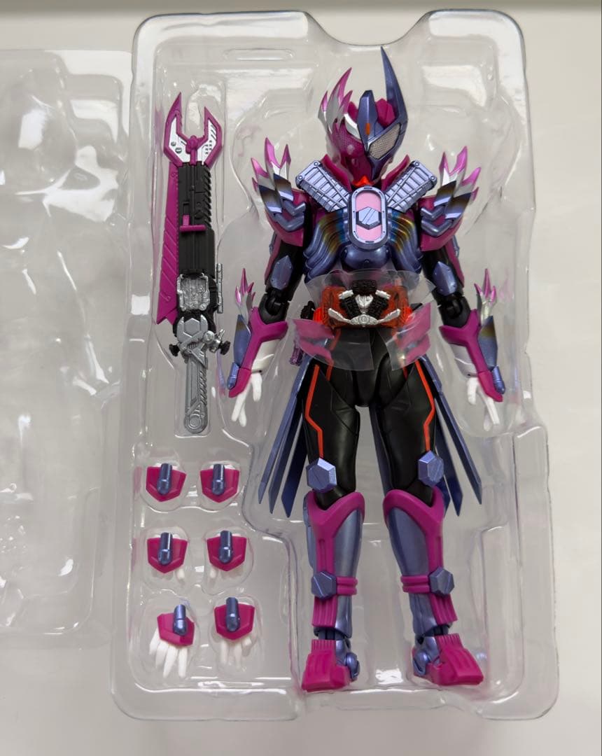 S.H.Figuarts ヴァルバラド、仮面ライダーヴァルバラド