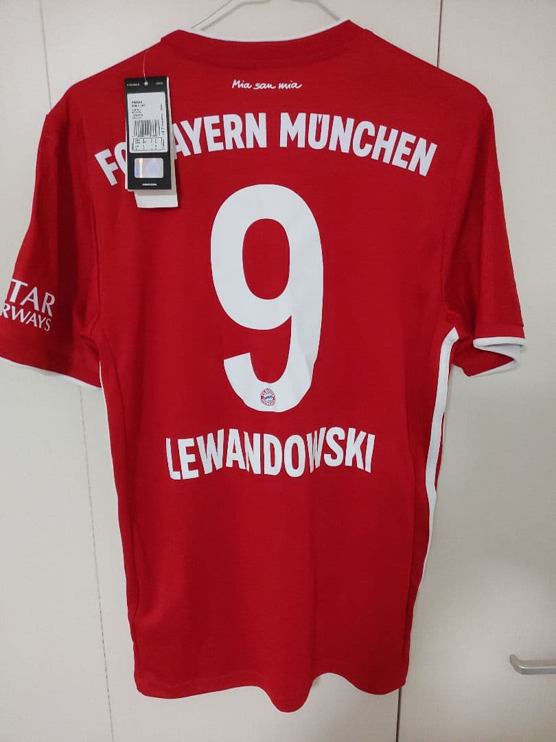 【未使用タグ付き/正規品】バイエルン・ミュンヘン　レヴァンドフスキ　ユニフォーム
