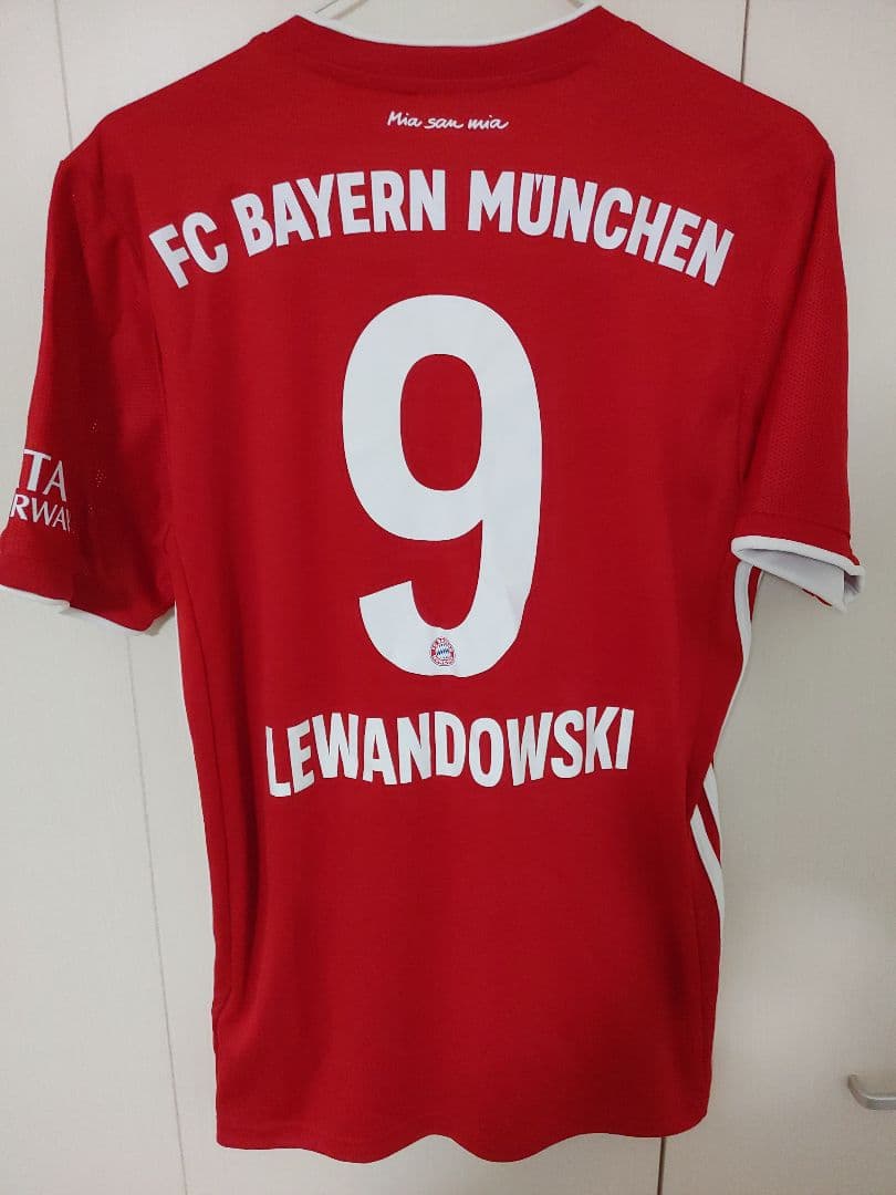 【未使用タグ付き/正規品】バイエルン・ミュンヘン　レヴァンドフスキ　ユニフォーム