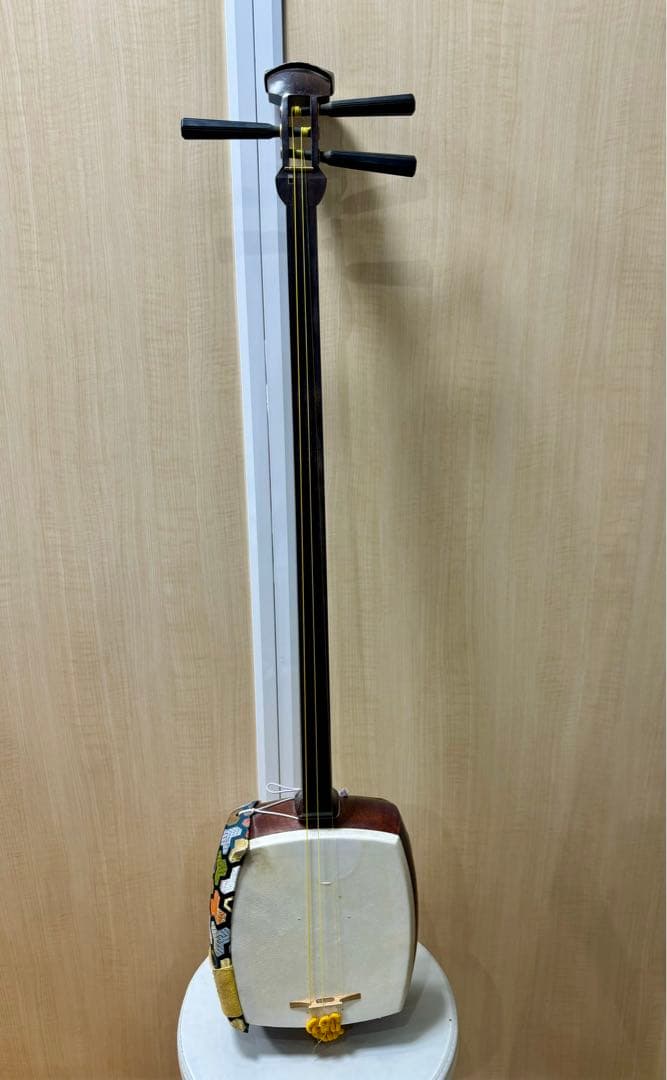 三味線 和楽器 弦楽器 紅木　紫檀　天然素材　ハードケース付き
