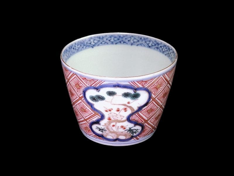 大聖寺伊万里　金襴手松竹梅に菊花四方襷紋の図　大振蕎麦猪口　E604AS-CUa