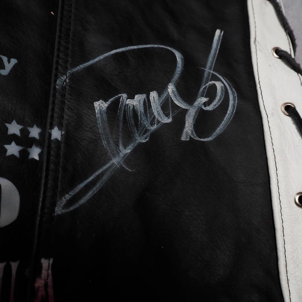 メンバー直筆サイン入り COOLS HUNGRY MAN 本革バイカーベスト