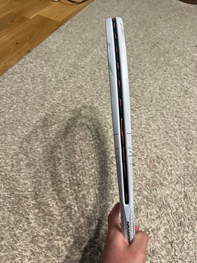 ヨネックス　ナノフォースレブ　白色