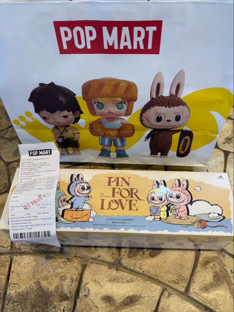 アイドル POP MART THE MONSTERS (LABUBU)