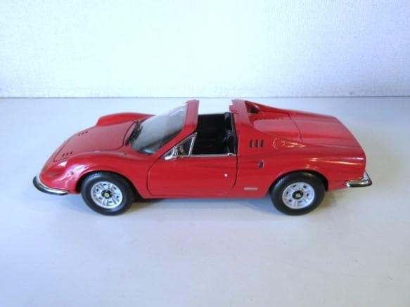 特価 Hot Wheels 1/18 フェラーリ Dino 246GTS レッド
