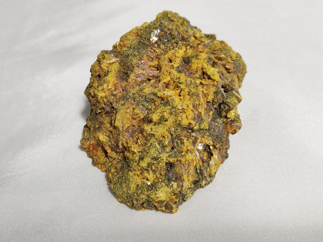 パワーストーン　天然石　原石　オーピメント　287g　No.377