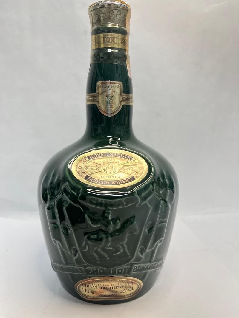 ロイヤルサルート21年　1L 43％　　緑陶器 1775g