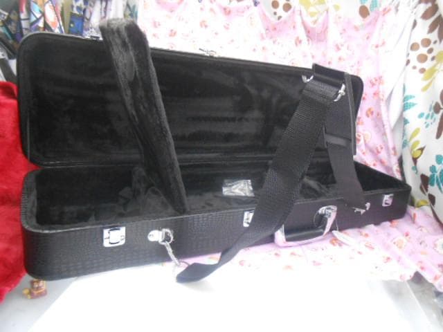 新品未使用(送料無料)11.980円三線専用N肩紐付き一丁入ふかふかハードケース