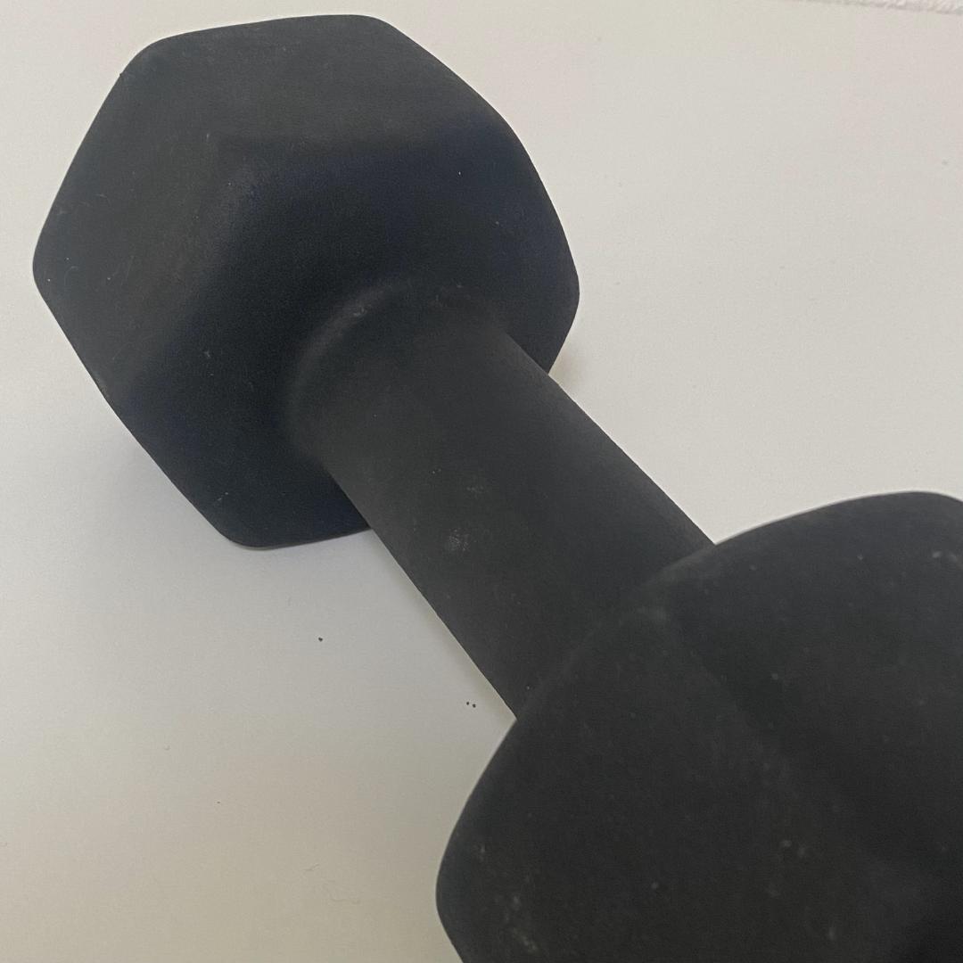 ダンベル　８KG　ブラック