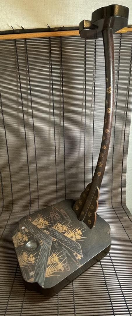 『高級刀掛け』木造り　雪模様　　螺鈿　高さ70cm