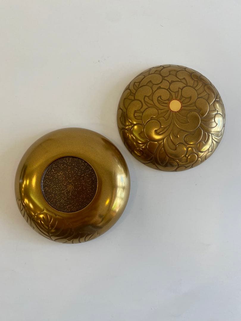 菊蒔絵丸香合　西條一斎作　茶道具
