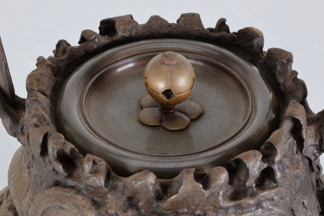 時代鉄瓶 雲龍文 高肉彫 荒磯岩肌造形 銅蓋 茶道具 煎茶道具 古美術品 骨董品