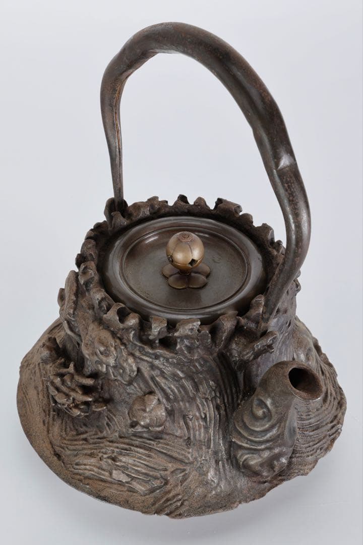 時代鉄瓶 雲龍文 高肉彫 荒磯岩肌造形 銅蓋 茶道具 煎茶道具 古美術品 骨董品