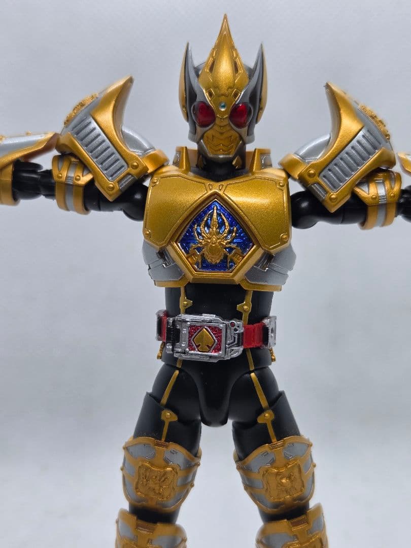 フィギュアーツ 仮面ライダーブレイド キングフォーム