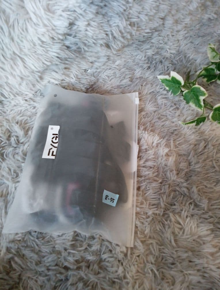 アンクルストラップ ケーブルマシン　ピンク　レッグストレングス　トレーニング