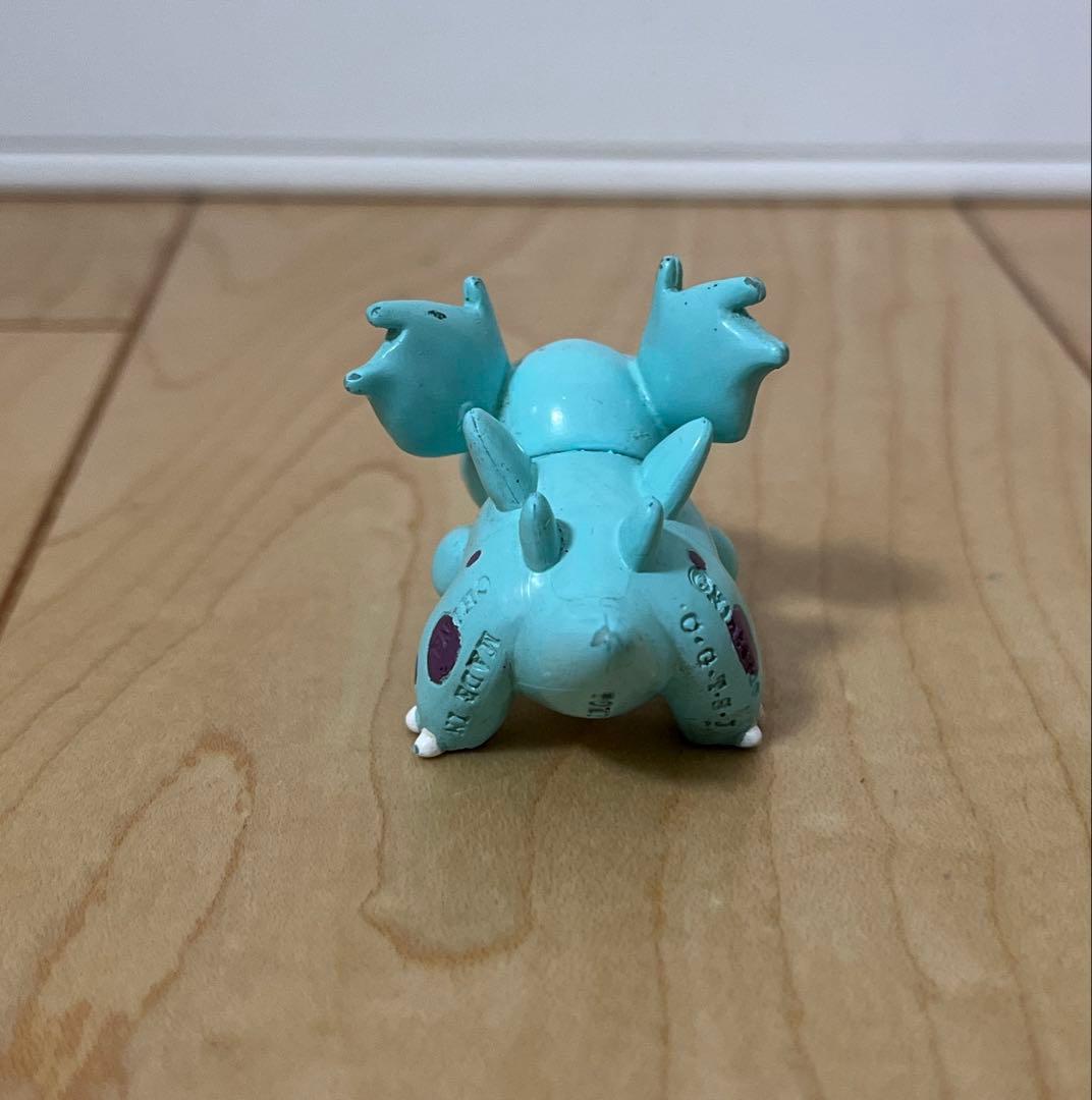 ポケモン　ニドリーナ　初期　モンコレ　フィギュア