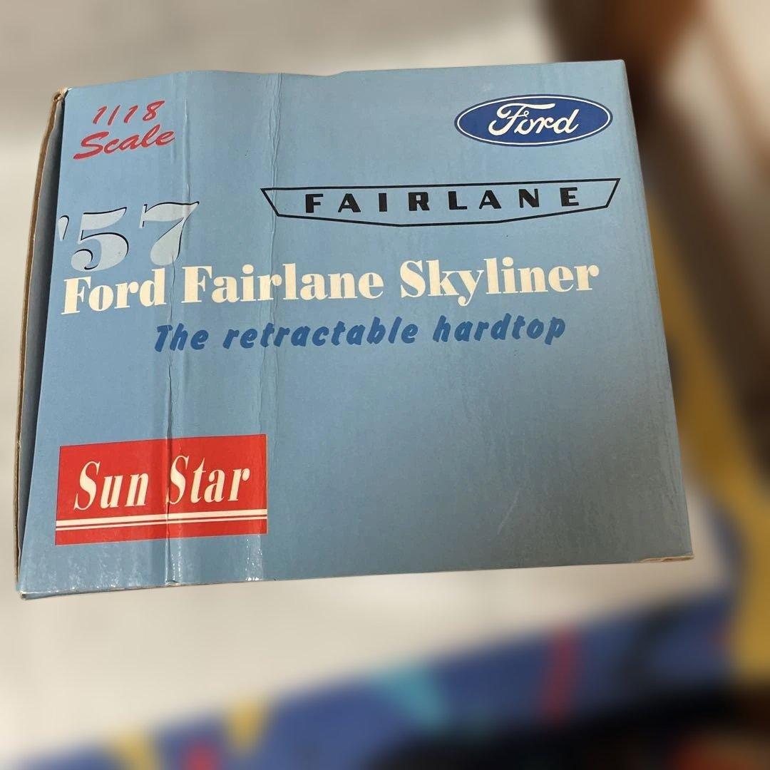 57フォードファーレーンスカイライナー1/18デカいです。