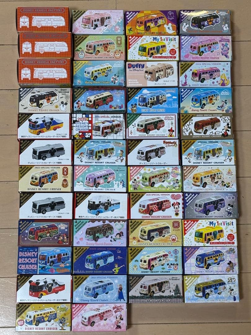 Disney Resort Cruiser ミニカーコレクション 46台