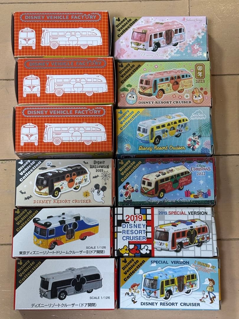 Disney Resort Cruiser ミニカーコレクション 46台
