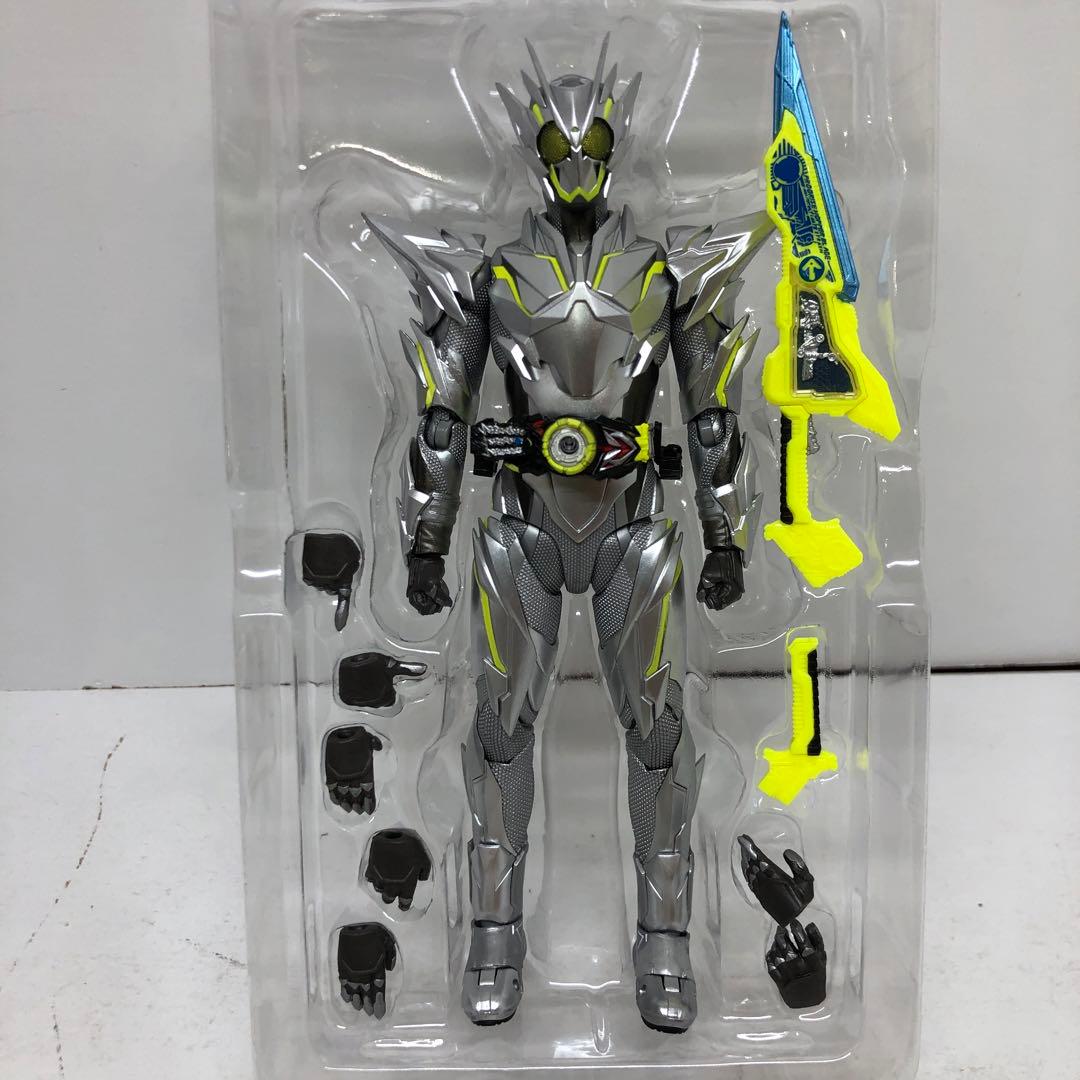 kny26281#61 フィギュアーツ 仮面ライダーゼロワン メタルクラスタ