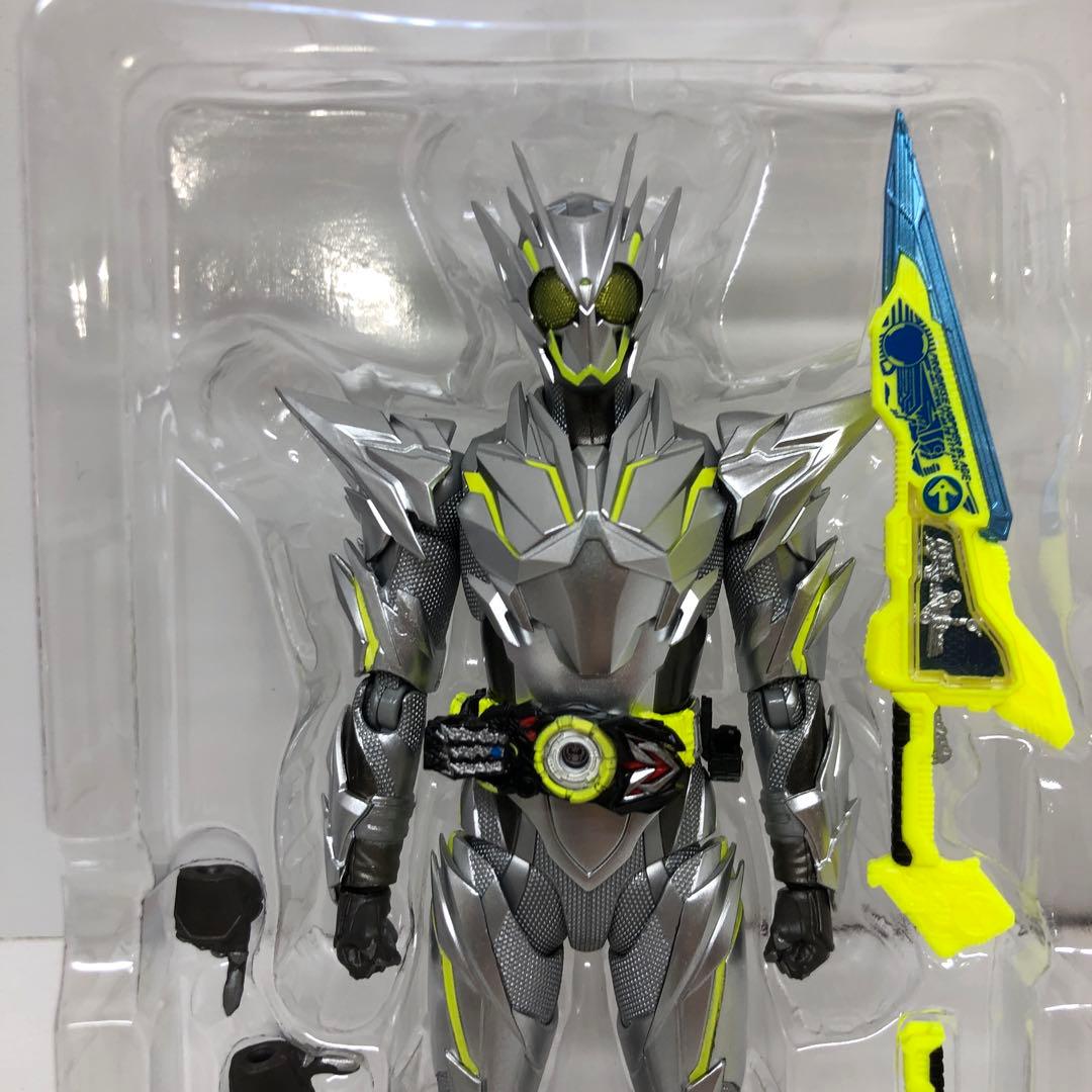 kny26281#61 フィギュアーツ 仮面ライダーゼロワン メタルクラスタ