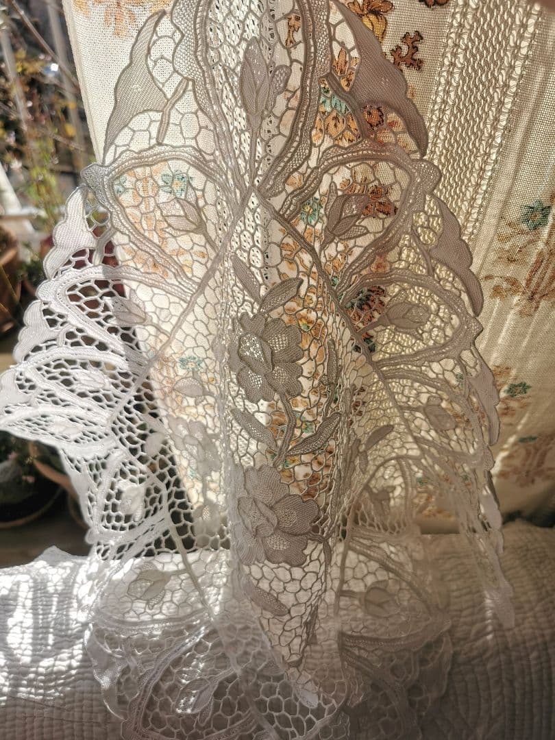 アンティーク イタリア ポワンドヴェニスローズ 薔薇と蕾 リネンレースランナー◽