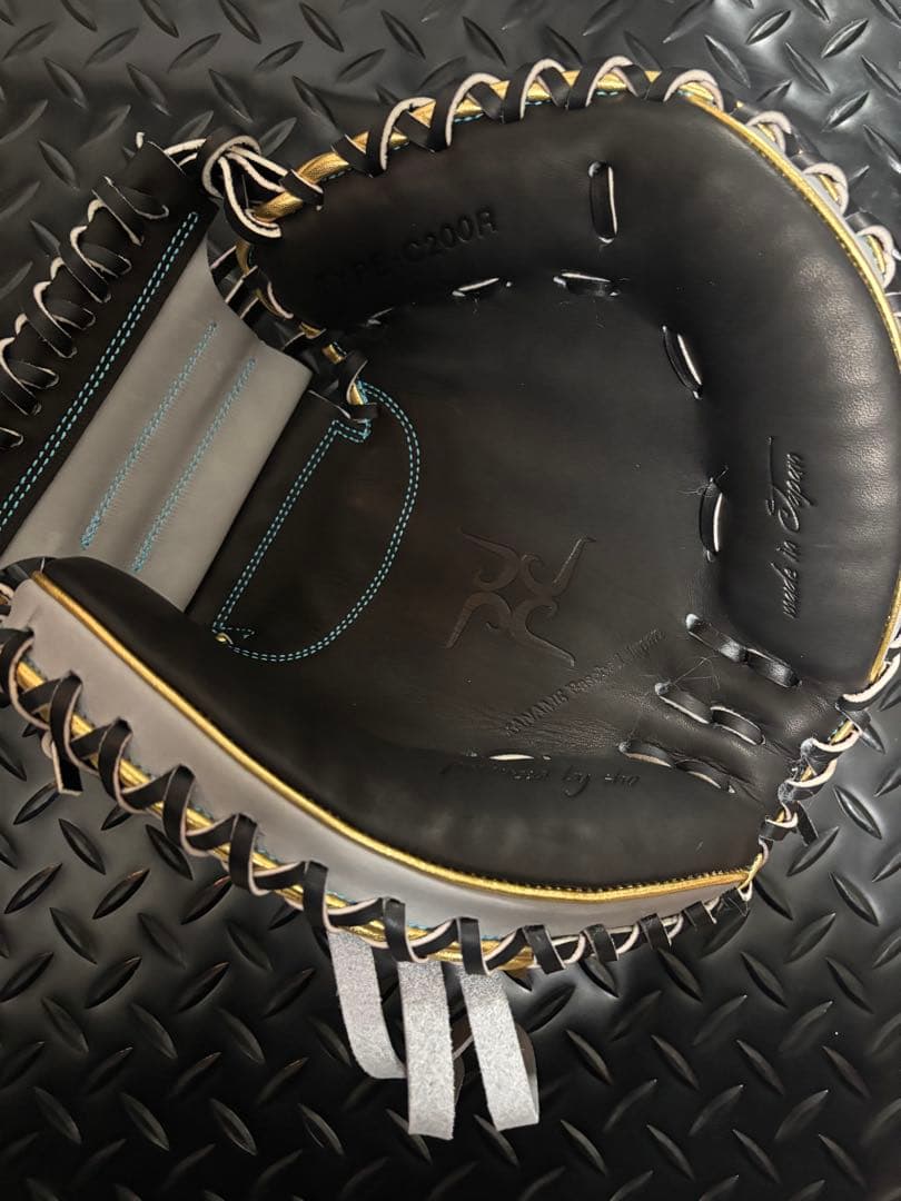 ☆最新 要ミット　軟式用キャッチャーミット 限定カラーKANAME