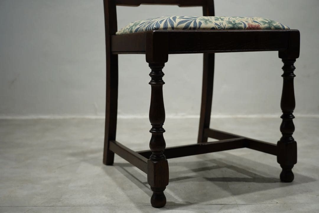 英国アンティーク　ウィリアムモリス　オーク材1900年頃　良品　チェア　椅子