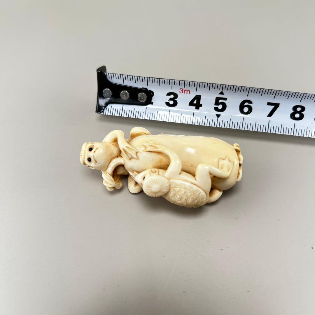 猿と亀の彫刻極上天然素材　アンティーク　骨董　飾り物　古美術　置物　細密細工