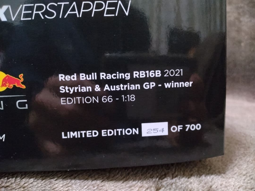 【限定モデル】ミニチャンプスF1レッドブル21年オーストリアGP優勝1/18