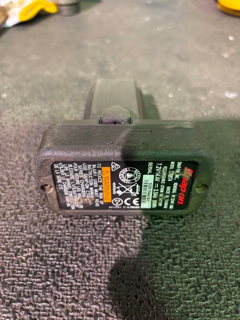 スナップオン14.4v 2.5Aバッテリー