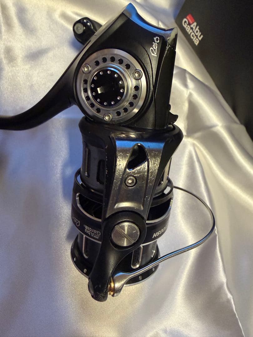 Abu Garcia REVO MGX 2500SH スピニングリール