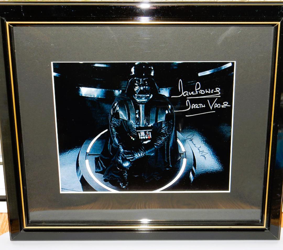 ダース・ベイダー　サイン入り証明書付き