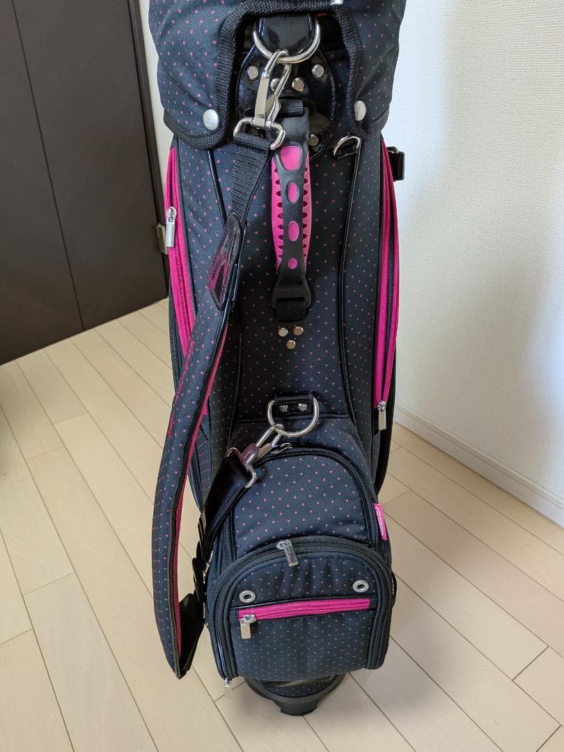 使用3回　アディダス　ゴルフキャディバッグ（キャスター付）