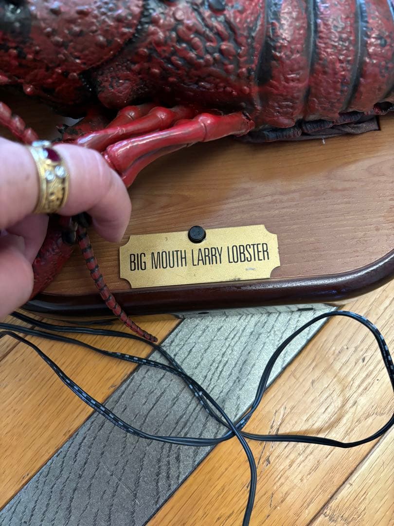 ロブスターの歌って踊るおもちゃ　BIG MOUTH LARRY LOBSTER