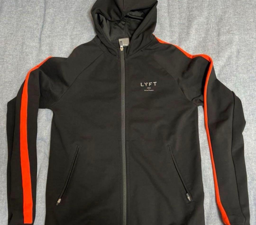 完売品　LYFT リフト　パーカー