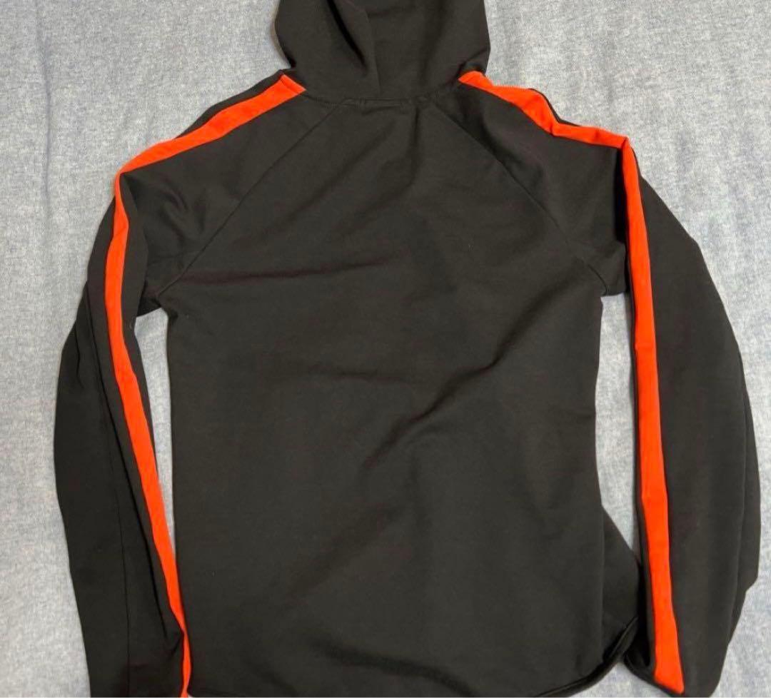 完売品　LYFT リフト　パーカー