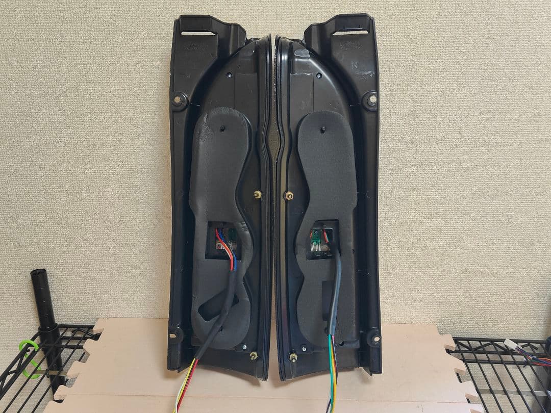 新品未使用品 ハイエース テールランプ ヴァレンティ レガンス ヘリオス