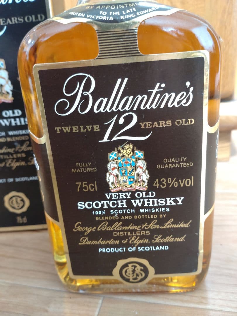 【終売品】バランタイン12年旧ボトル【箱付き】スコッチウイスキー　ブレンデッド