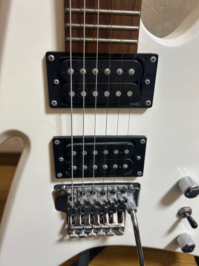 B.C. Rich ビーシーリッチ　アイアンバード　ホワイト　レア色