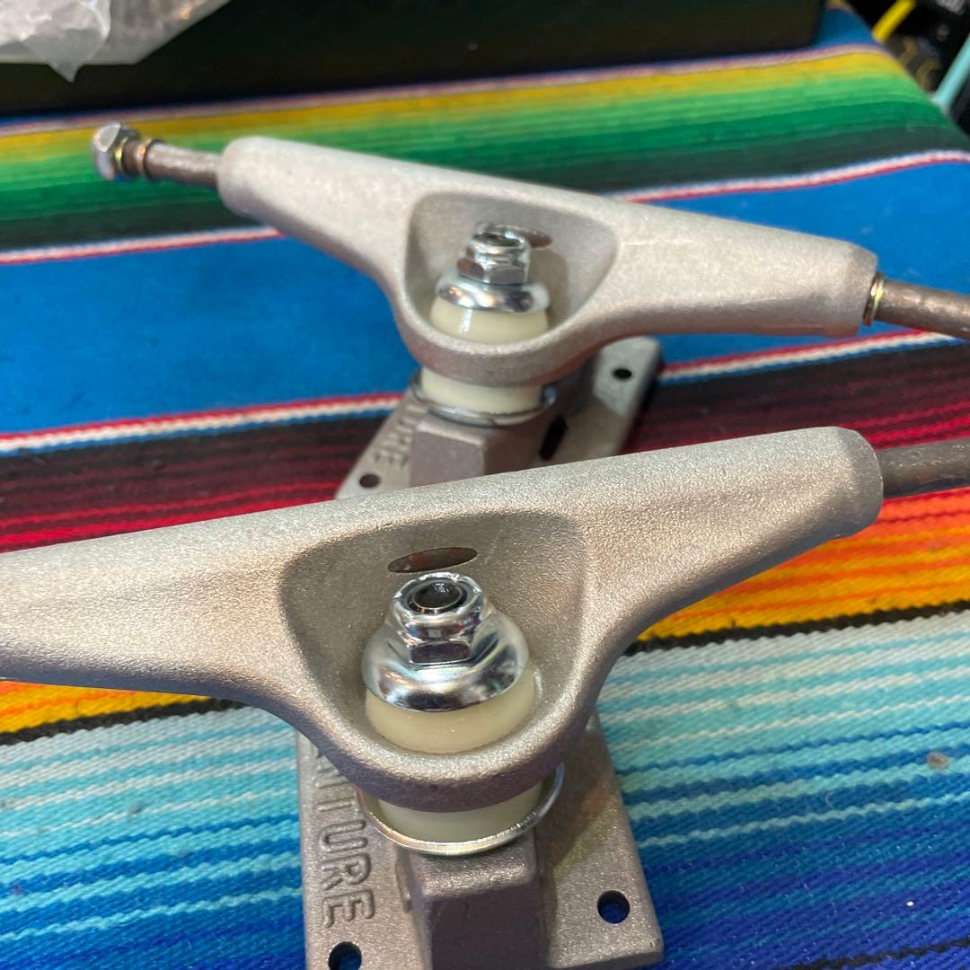 ベンチャー　WORRST スケートボードトラック グレー5.2low