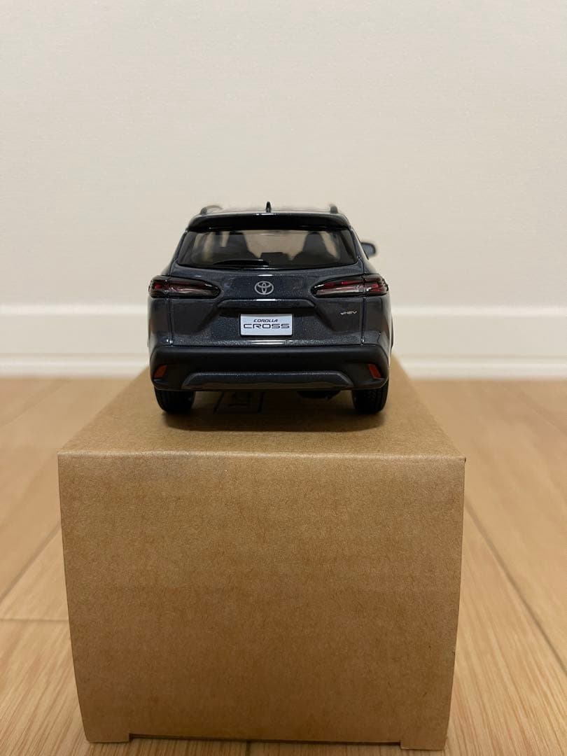 【値下げ⭕️】 1/30 新型カローラクロス ミニカー アッシュ