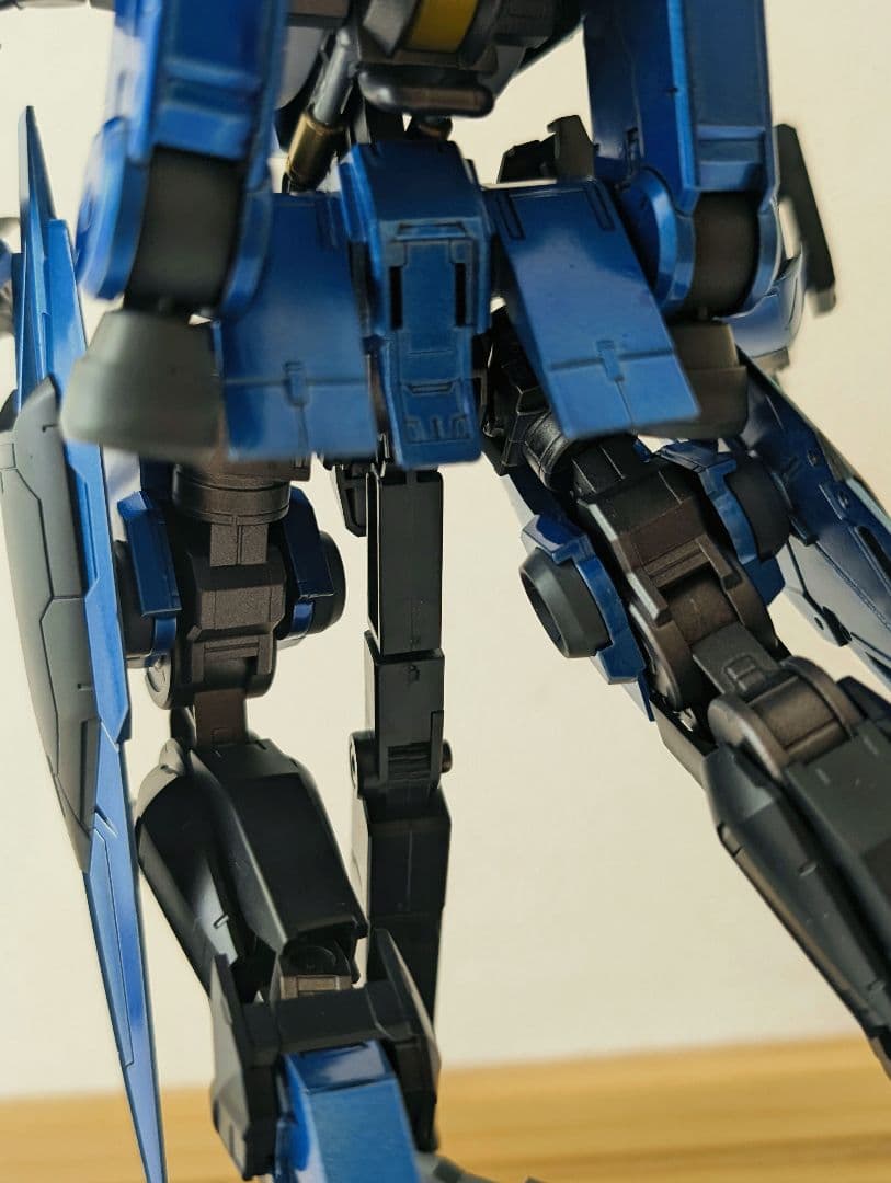 【塗装リペイント完成品】シュヴァルべグレイズ マクギリス機 1/100 台座付き