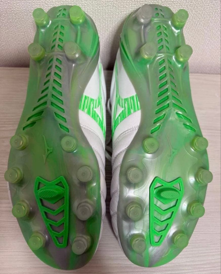 サッカースパイク　モナルシーダネオエリート　限定カラー